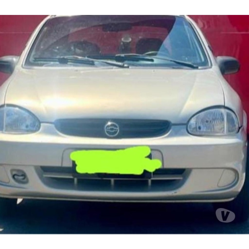 Vendo um Corsa 2004 4 portas na cor cinza